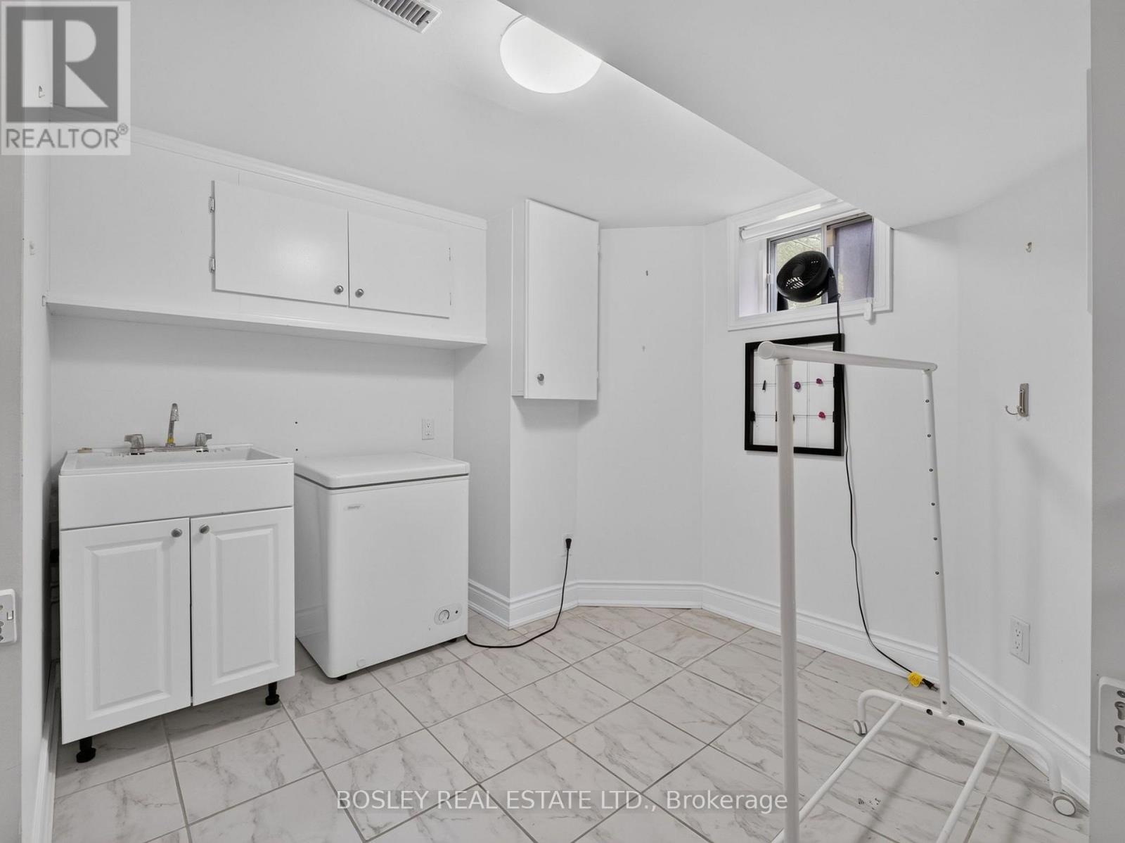 14 Coady Avenue, Toronto, Ontario  M4M 2Y8 - Photo 31 - E13753512