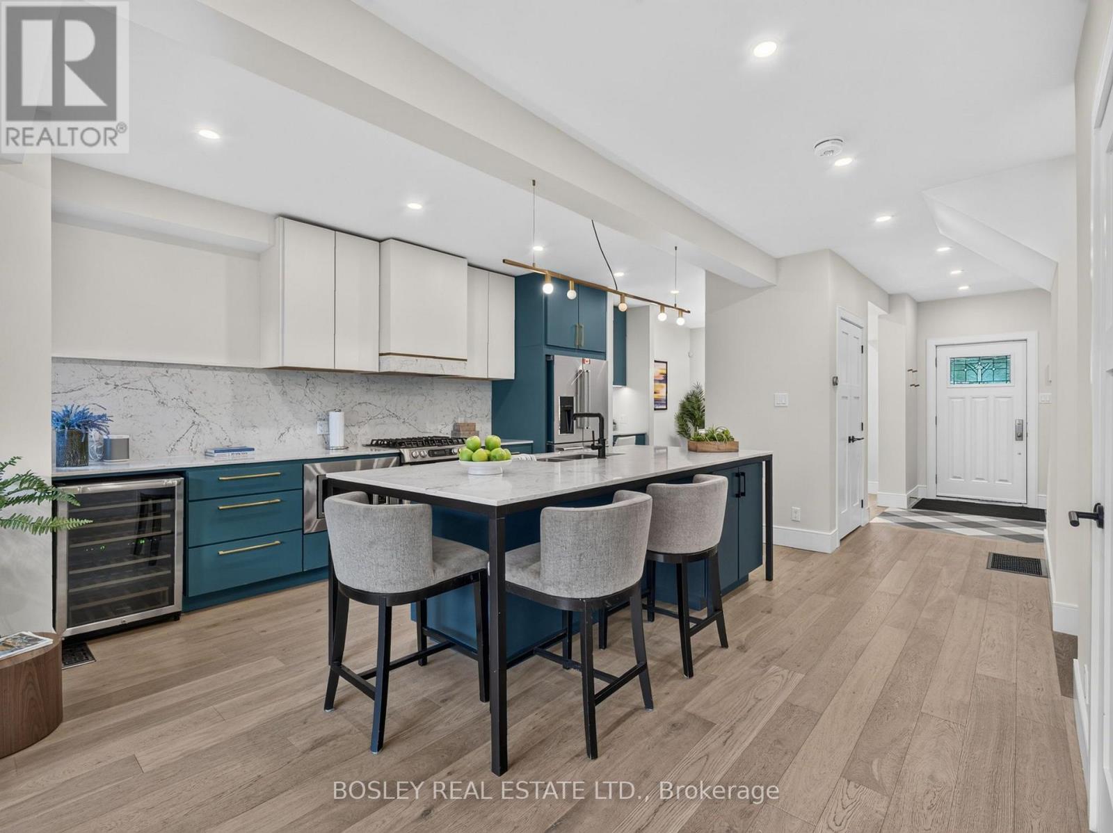 14 Coady Avenue, Toronto, Ontario  M4M 2Y8 - Photo 4 - E13753512