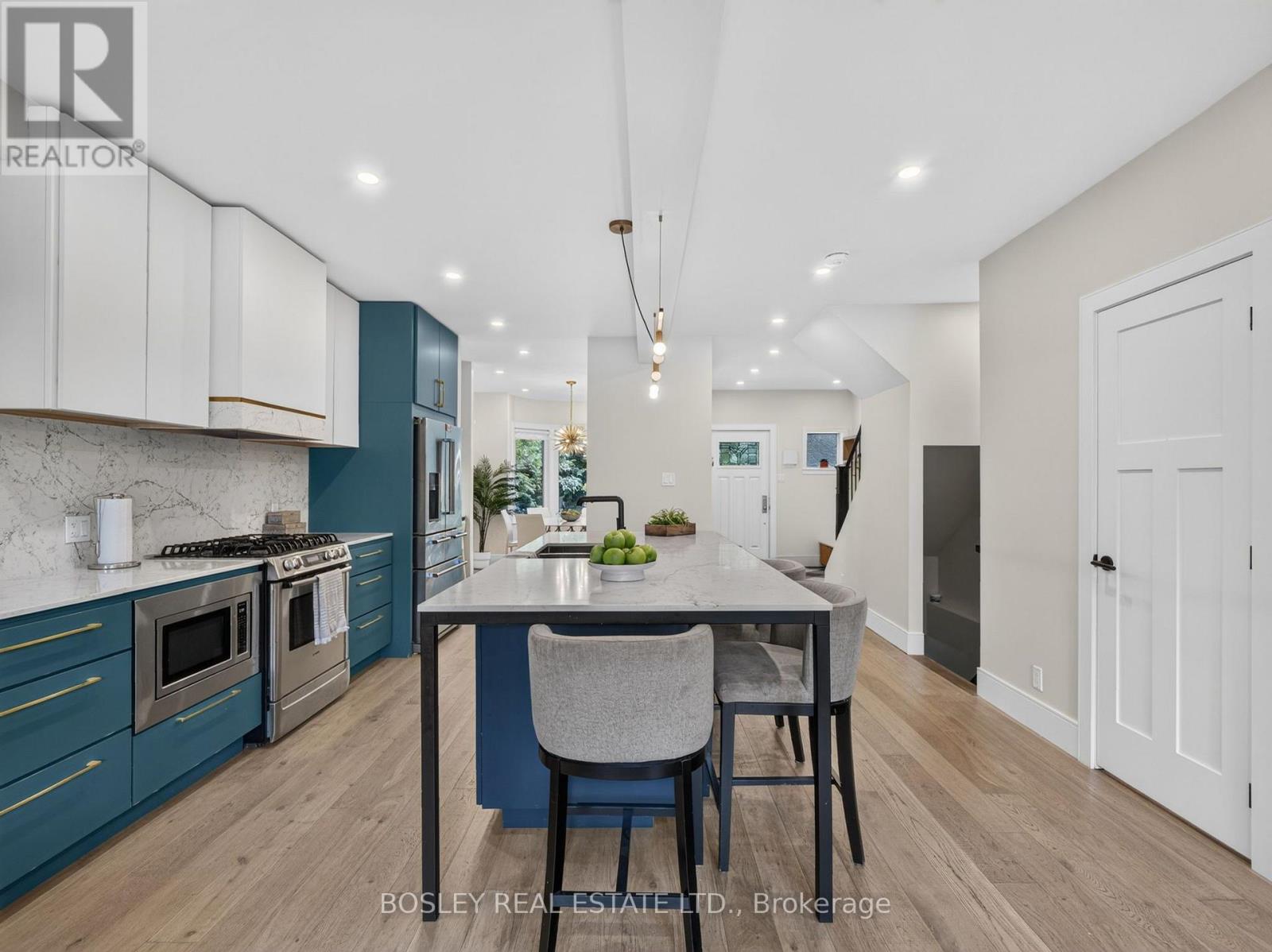 14 Coady Avenue, Toronto, Ontario  M4M 2Y8 - Photo 5 - E13753512