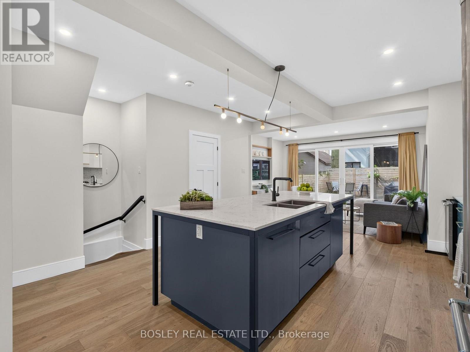14 Coady Avenue, Toronto, Ontario  M4M 2Y8 - Photo 9 - E13753512