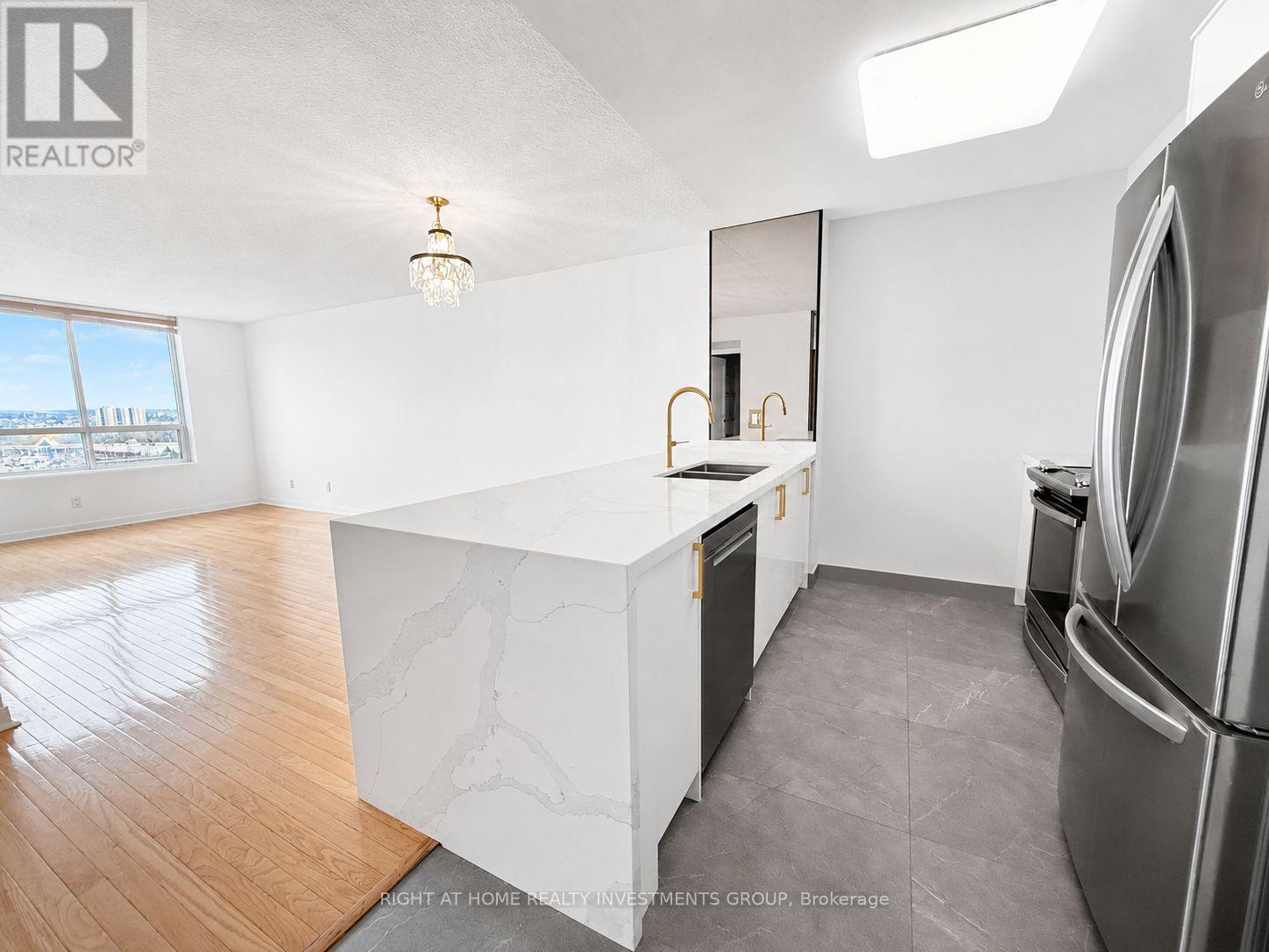 1101 - 29 Northern Heights Drive, Richmond Hill, Ontario  L4B 4L8 - Photo 4 - N13753194