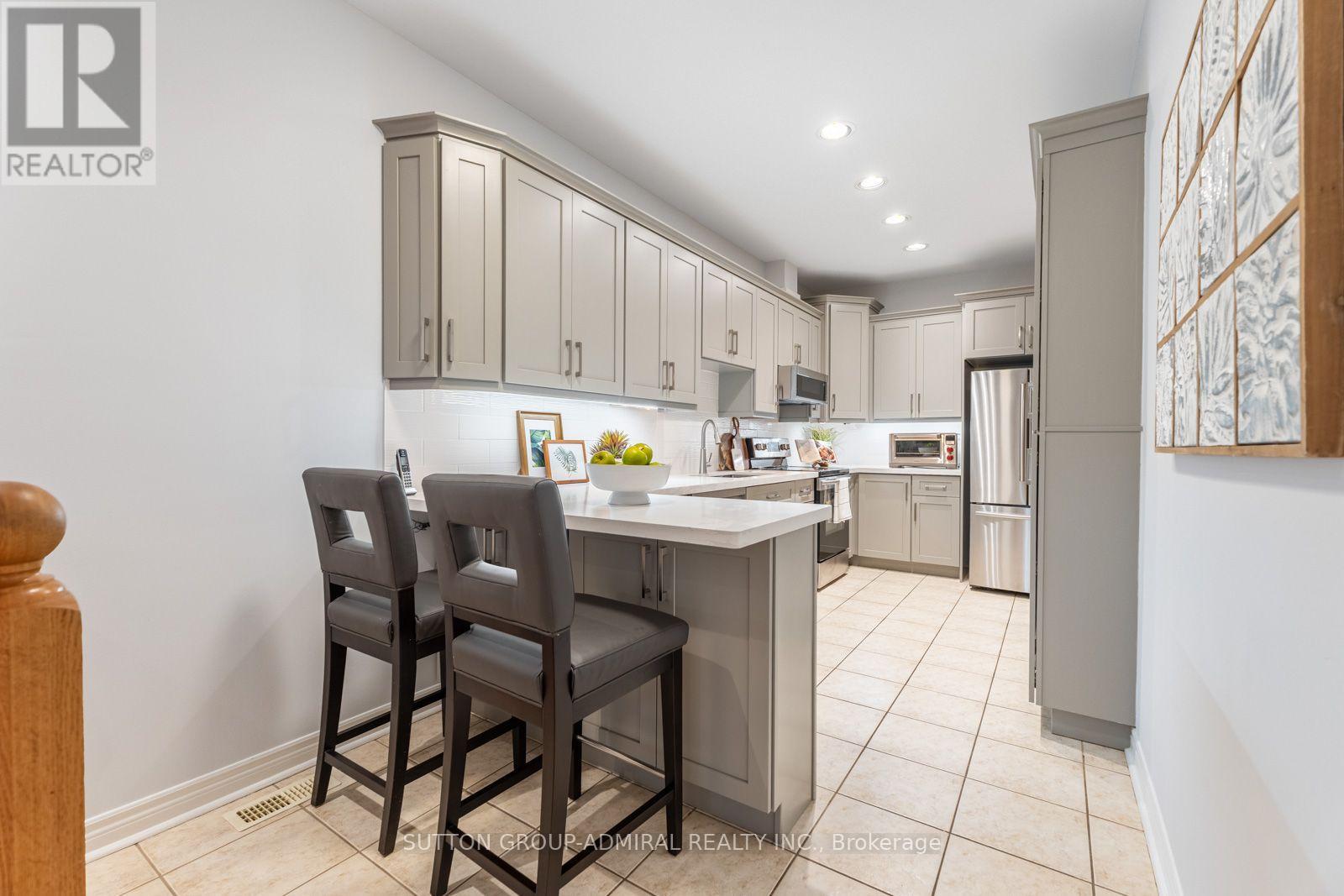 37 Kingsbridge Circle, Vaughan, Ontario  L4J 8N8 - Photo 11 - N13753354