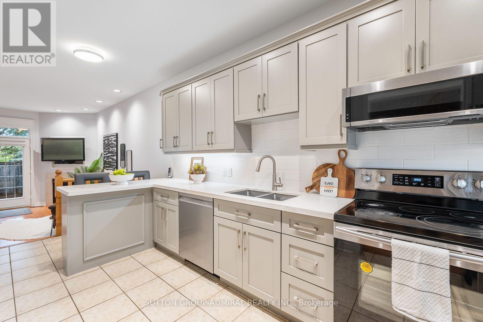 37 Kingsbridge Circle, Vaughan, Ontario  L4J 8N8 - Photo 13 - N13753354