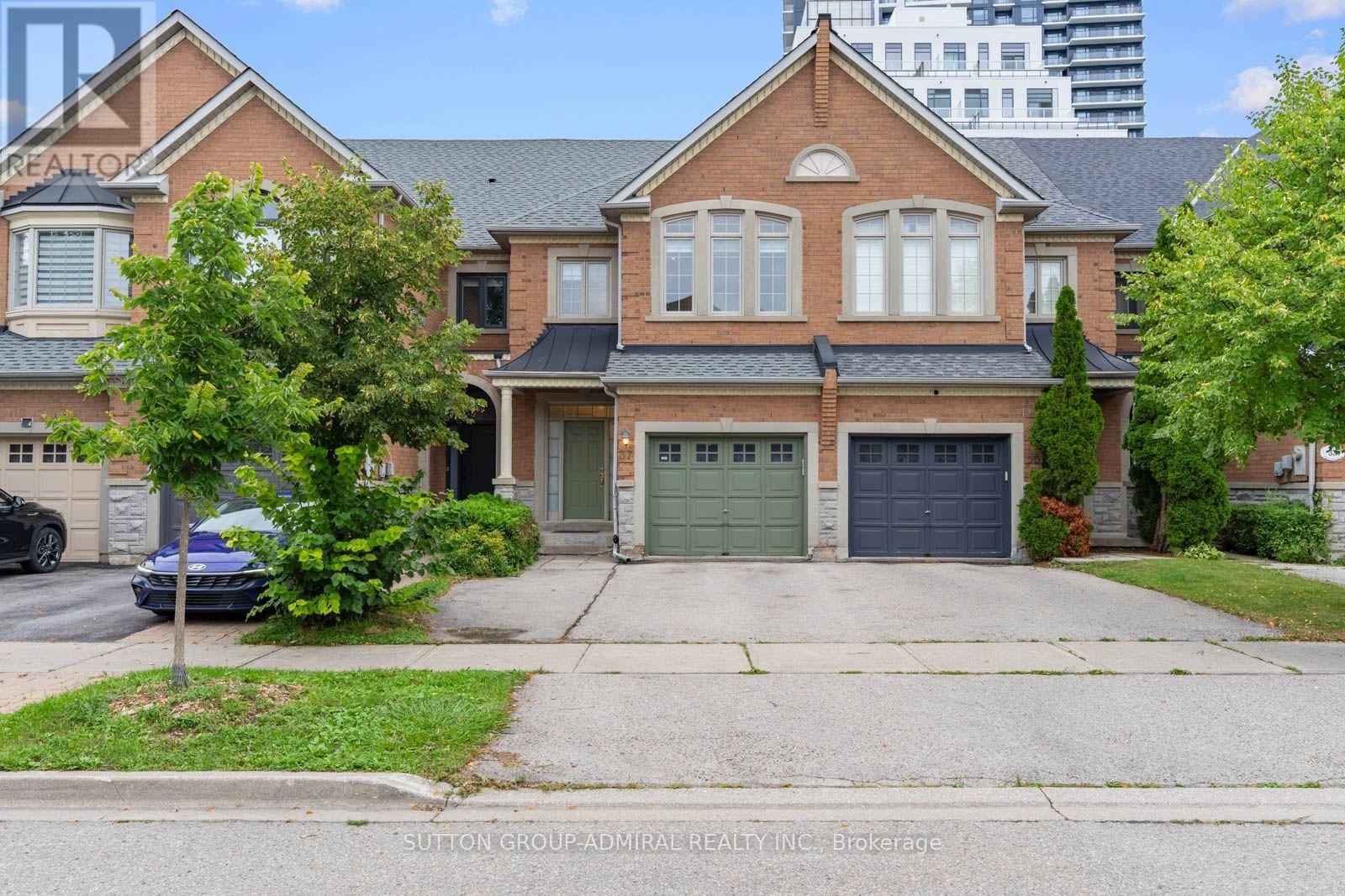37 Kingsbridge Circle, Vaughan, Ontario  L4J 8N8 - Photo 2 - N13753354