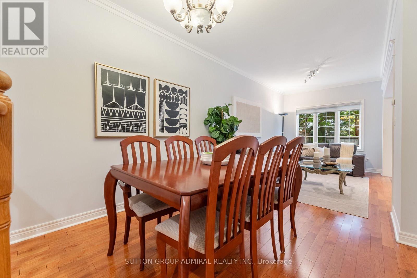 37 Kingsbridge Circle, Vaughan, Ontario  L4J 8N8 - Photo 4 - N13753354