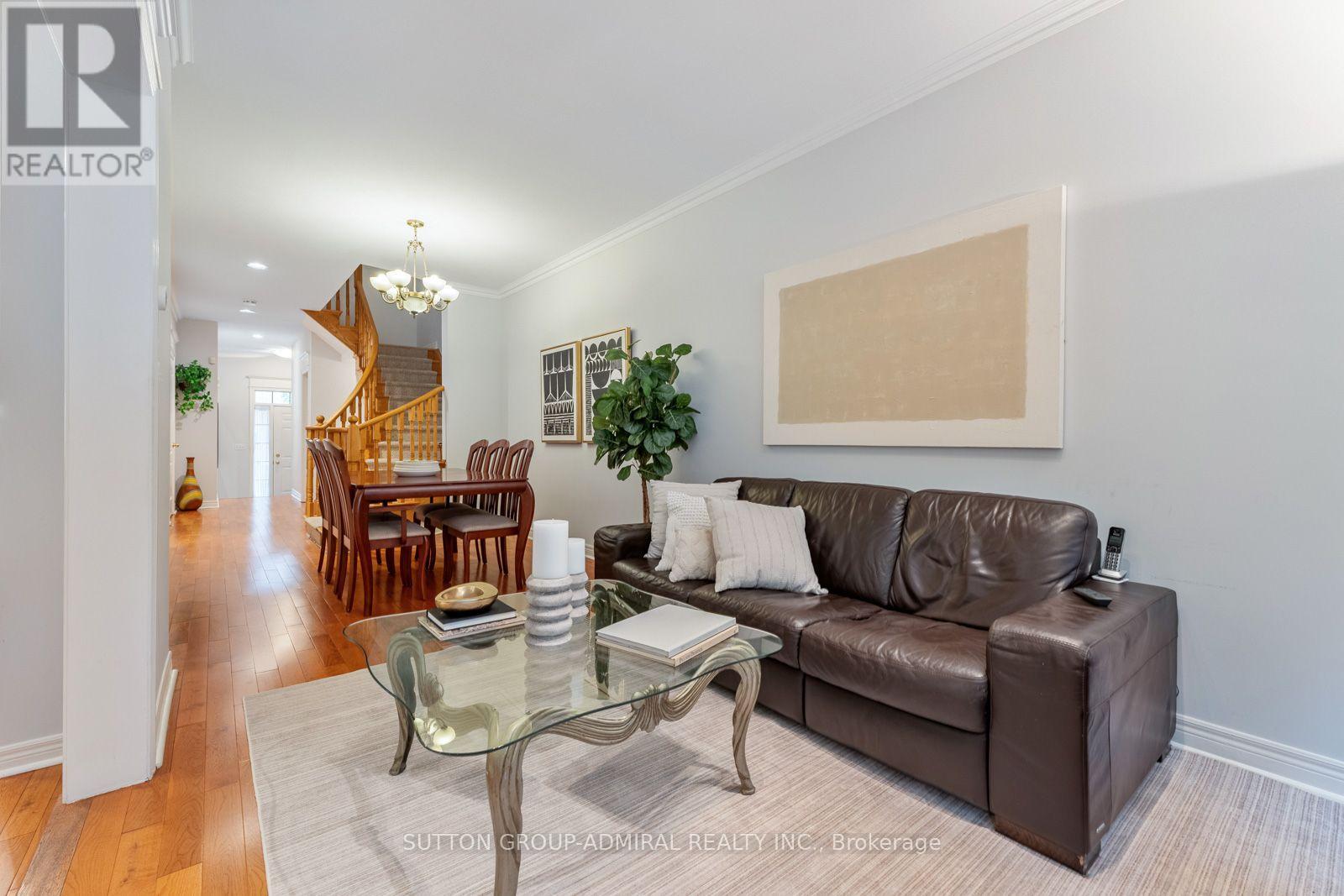37 Kingsbridge Circle, Vaughan, Ontario  L4J 8N8 - Photo 6 - N13753354