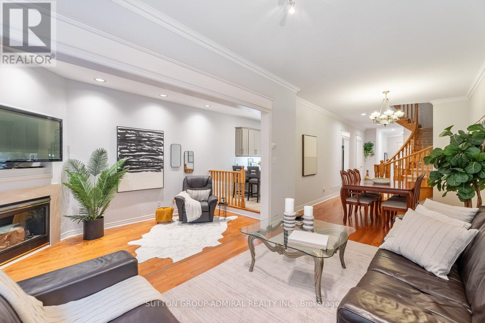 37 Kingsbridge Circle, Vaughan, Ontario  L4J 8N8 - Photo 7 - N13753354