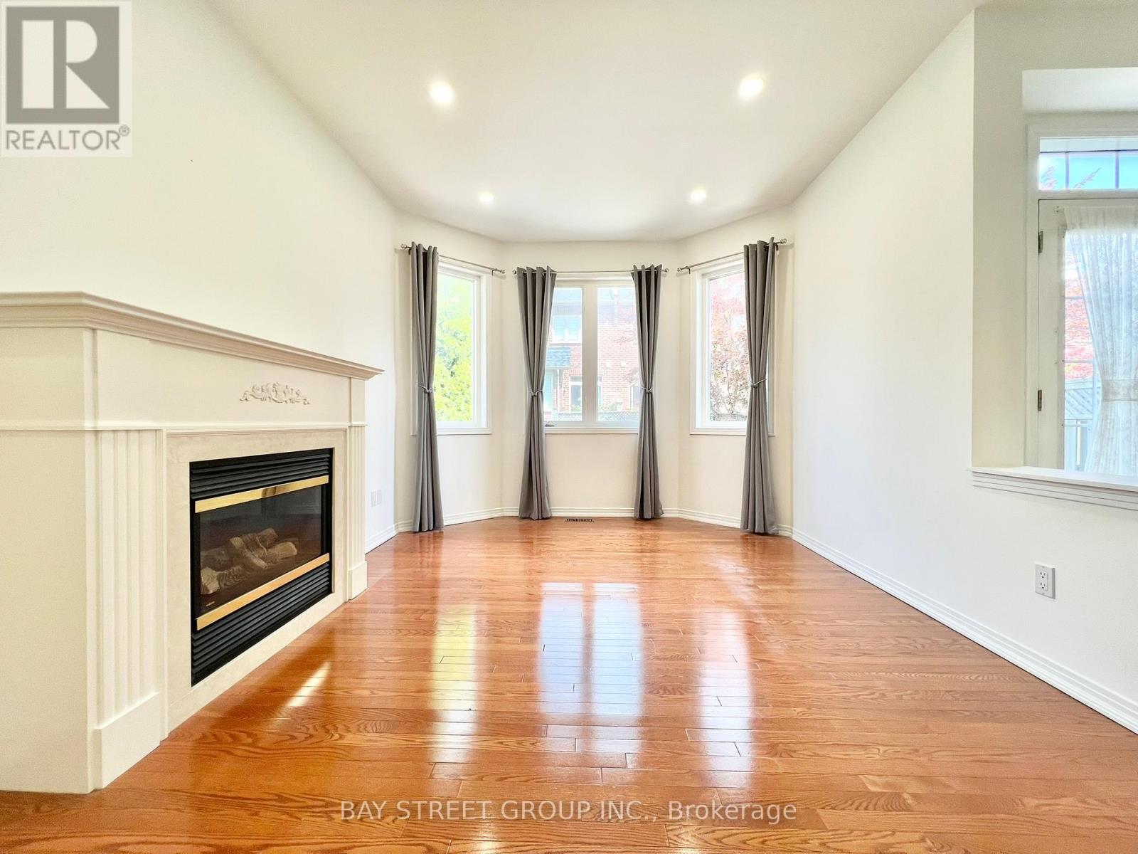 26 Whitford Road, Markham, Ontario  L6C 2J2 - Photo 10 - N13753372