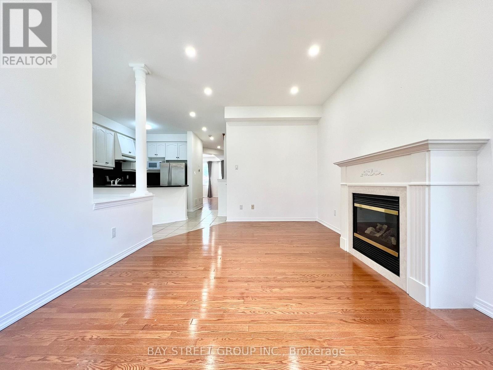 26 Whitford Road, Markham, Ontario  L6C 2J2 - Photo 11 - N13753372