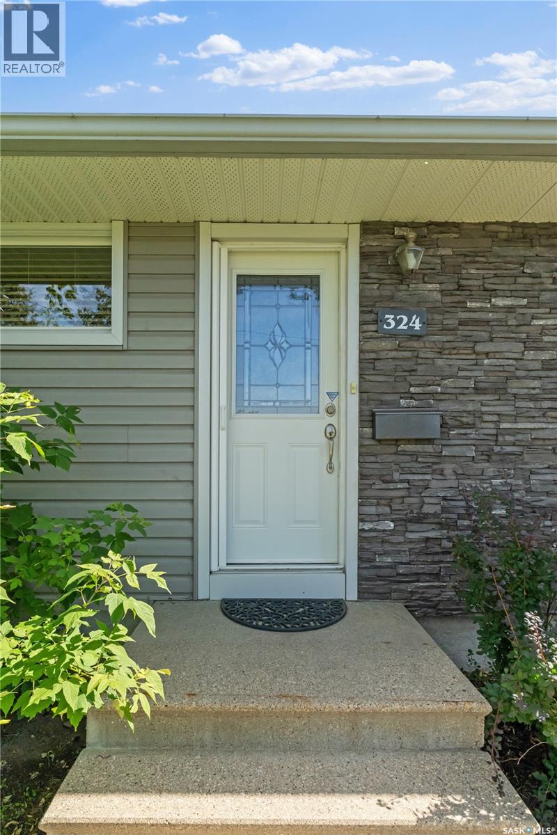 324 Y Avenue N, Saskatoon, Saskatchewan  S7L 3K9 - Photo 2 - SK047744