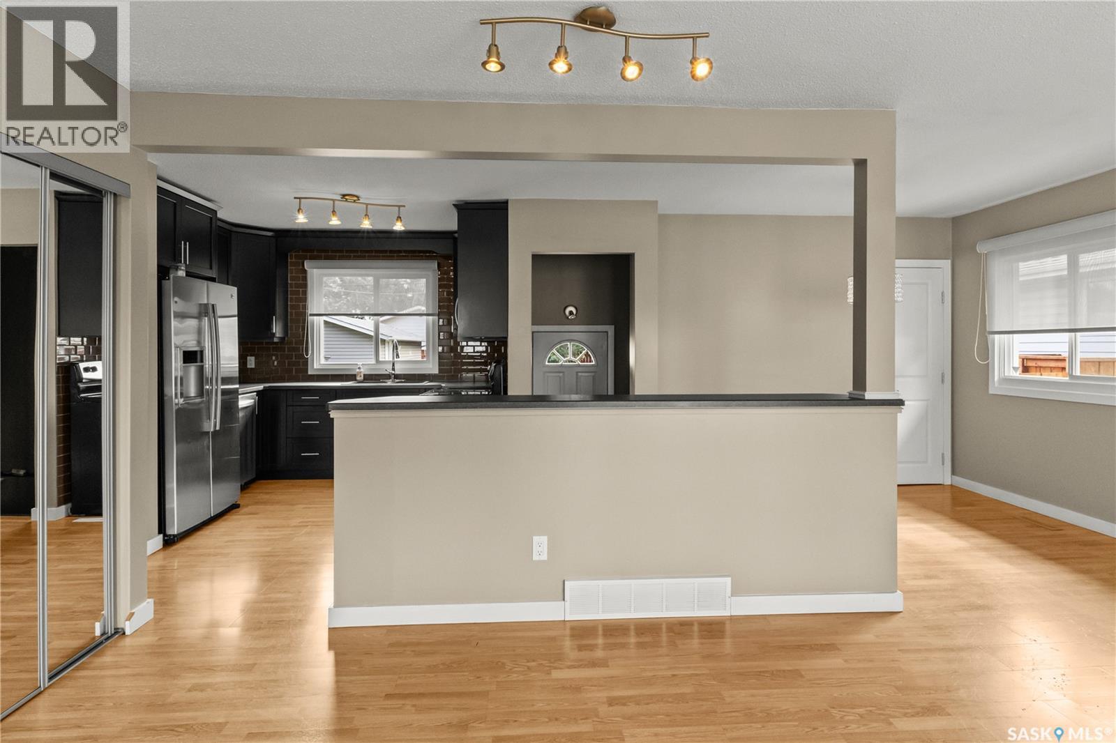 324 Y Avenue N, Saskatoon, Saskatchewan  S7L 3K9 - Photo 4 - SK047744