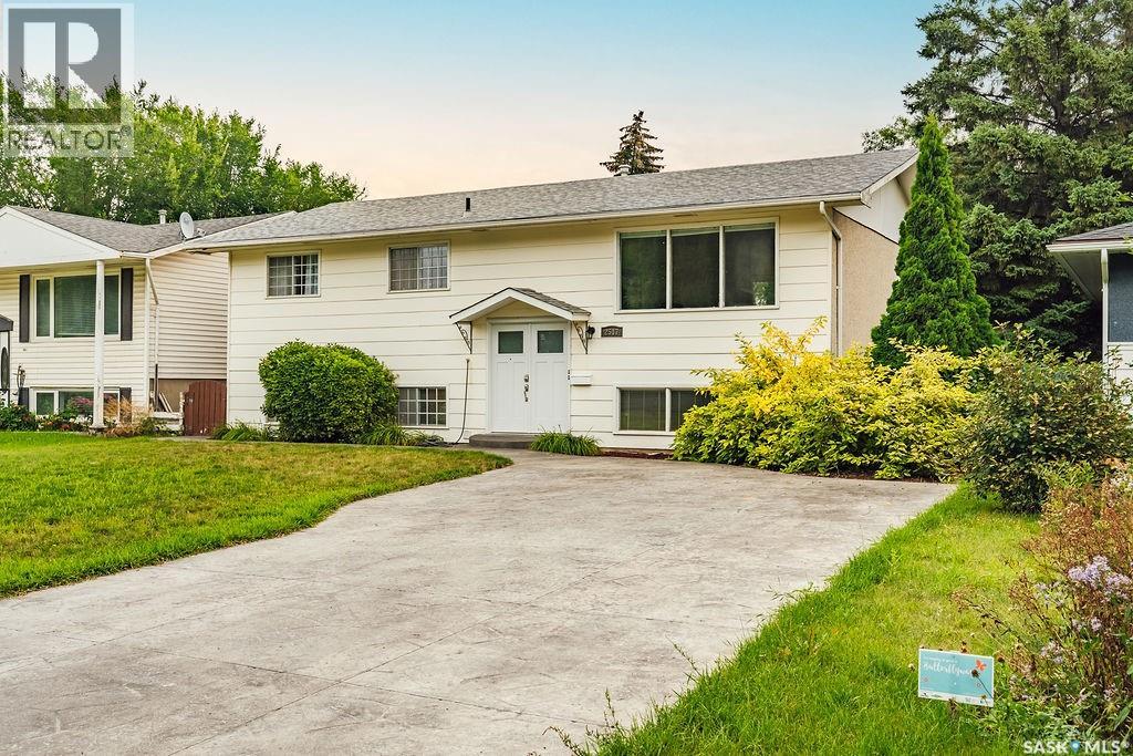 2517 Preston Avenue S, Saskatoon, Saskatchewan  S7J 2G3 - Photo 2 - SK047726