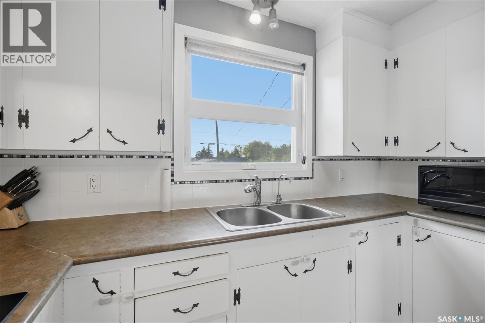 212 3rd Street W, Delisle, Saskatchewan  S0L 0P0 - Photo 12 - SK047724