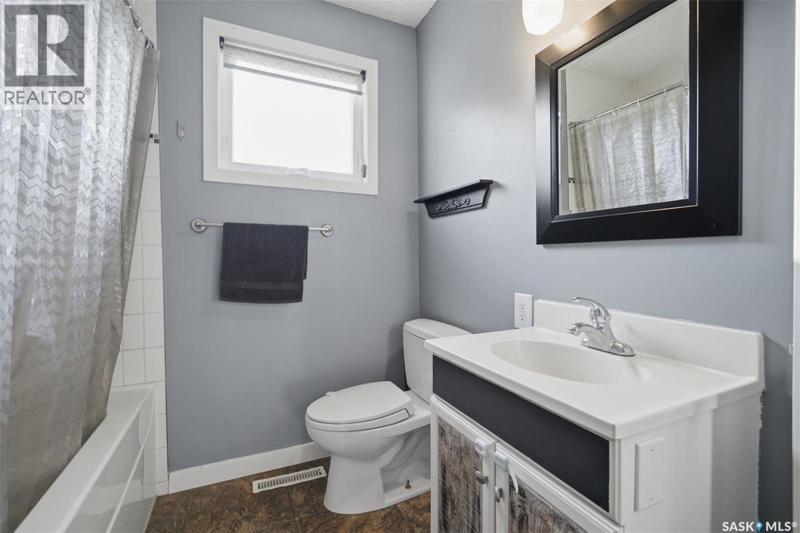 212 3rd Street W, Delisle, Saskatchewan  S0L 0P0 - Photo 14 - SK047724