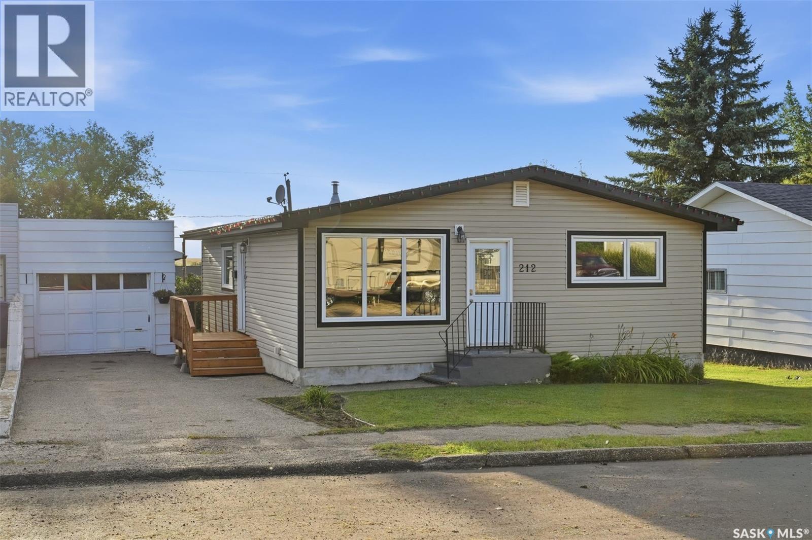 212 3rd Street W, Delisle, Saskatchewan  S0L 0P0 - Photo 3 - SK047724