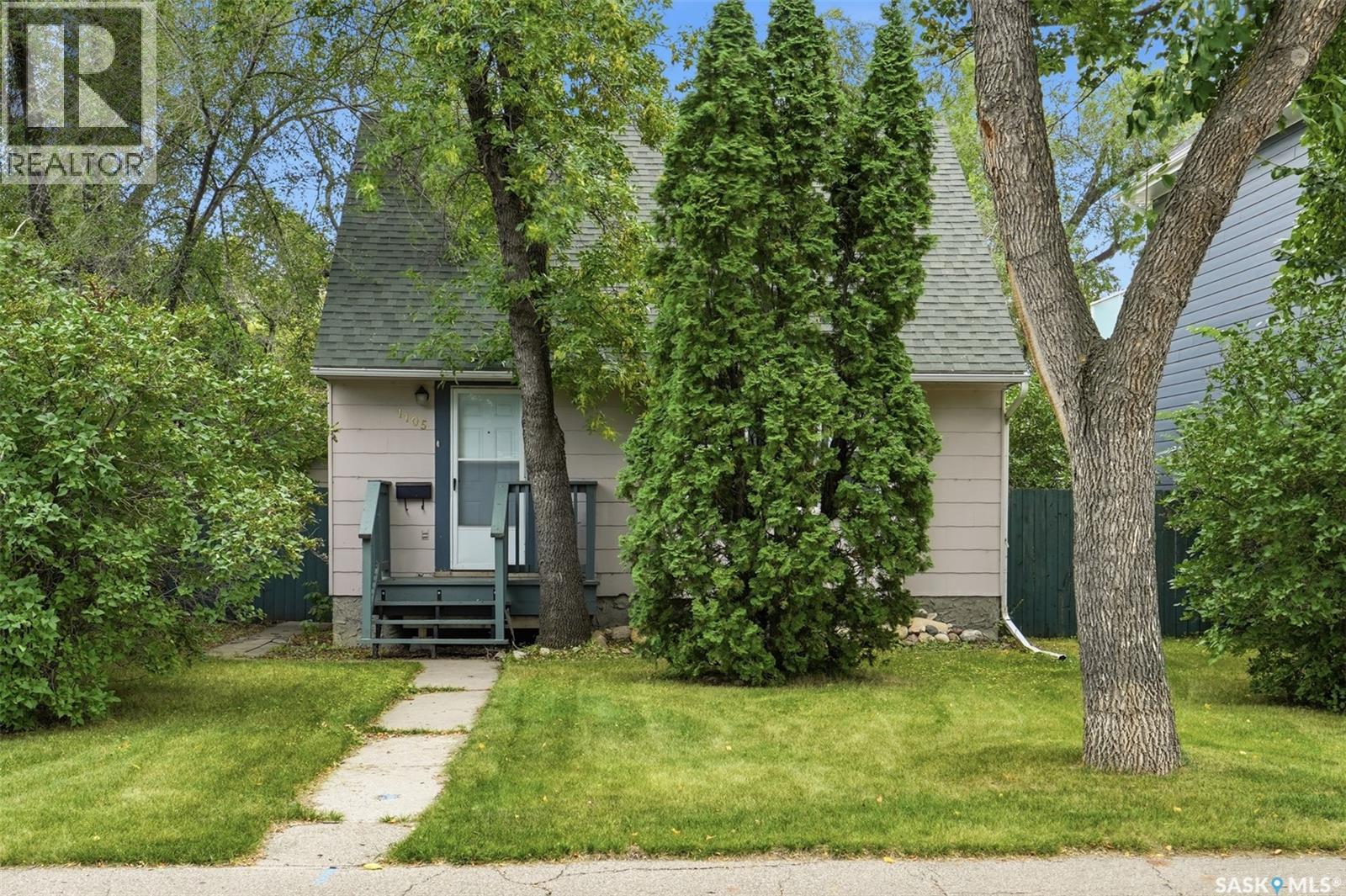 1105 Oxford Street, Saskatoon, Saskatchewan  S7K 0Y5 - Photo 2 - SK047718