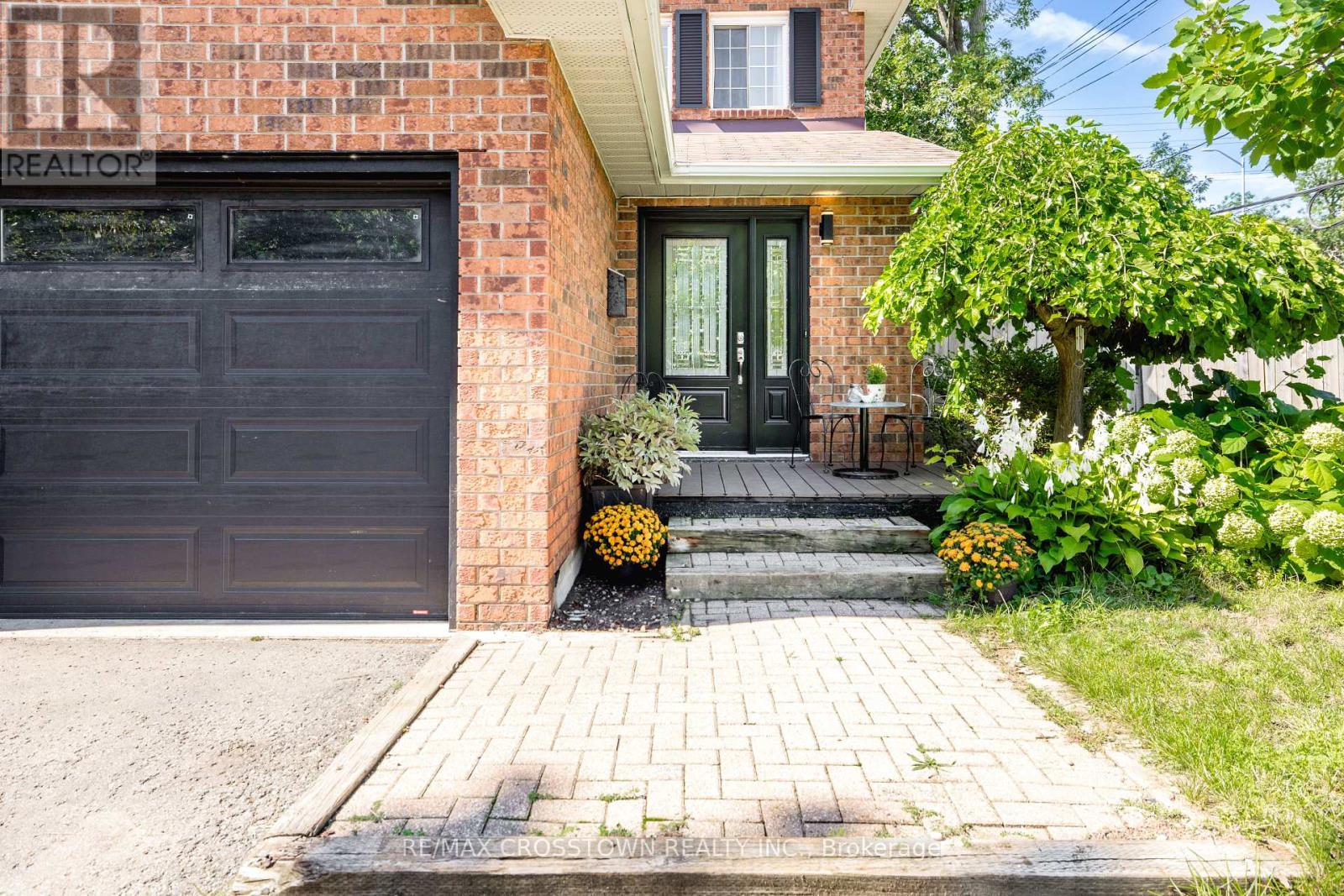 63 Oakridge Drive, Barrie, Ontario  L4N 5N6 - Photo 3 - S13753146