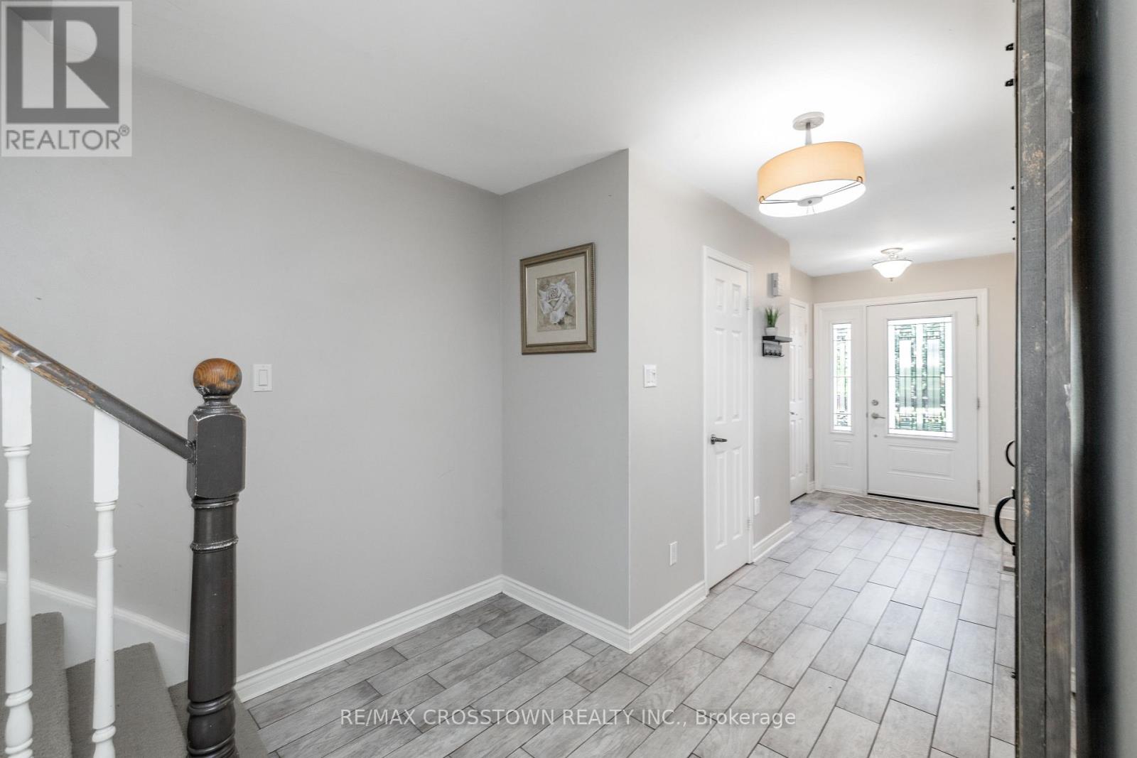 63 Oakridge Drive, Barrie, Ontario  L4N 5N6 - Photo 5 - S13753146