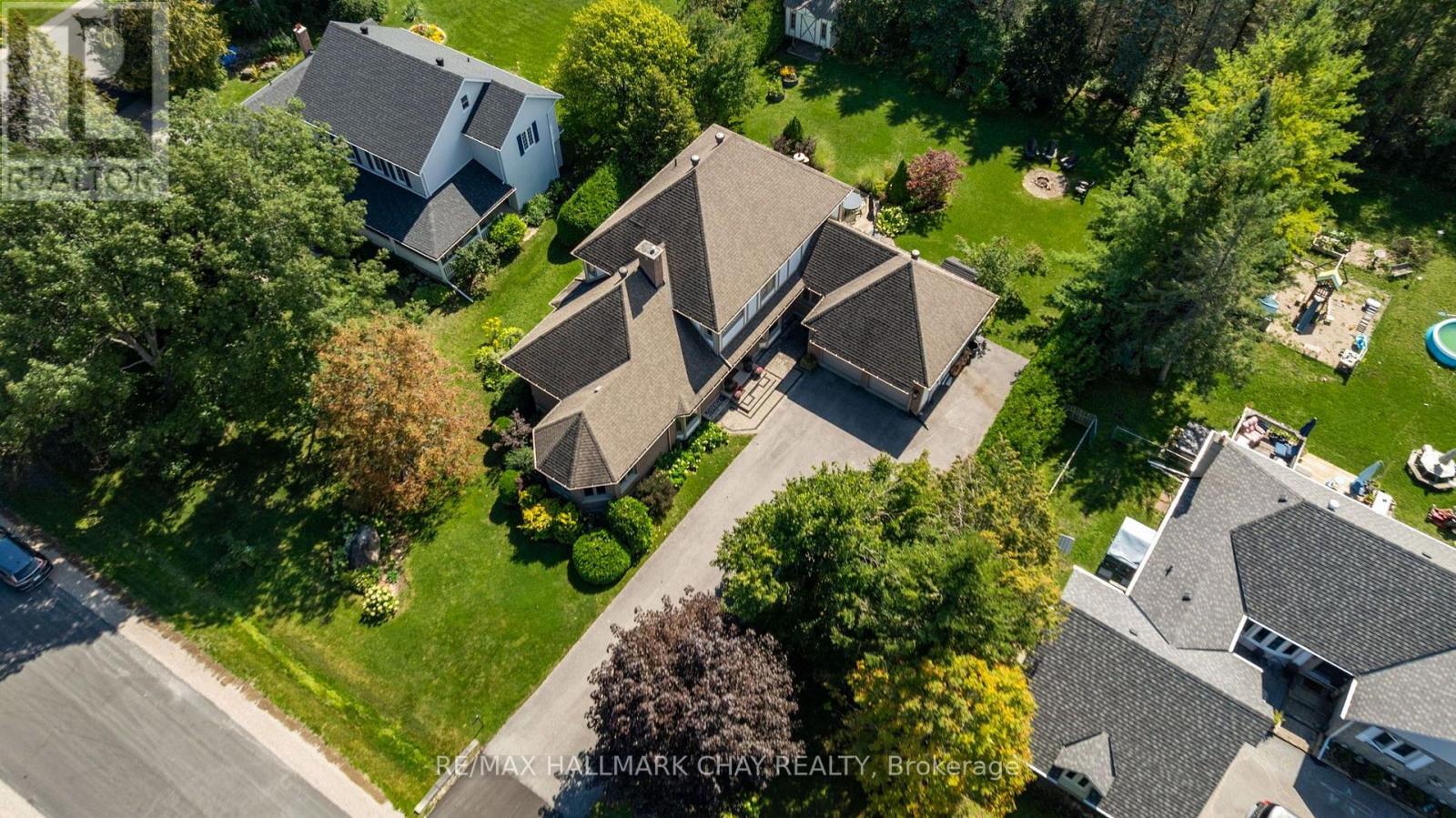 9 Howard Drive, Oro-Medonte, Ontario  L0L 2E0 - Photo 2 - S13753336