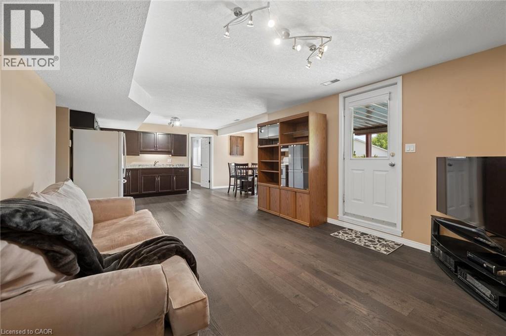 44 Tami Court, Kitchener, Ontario  N2B 3V2 - Photo 32 - 40860166