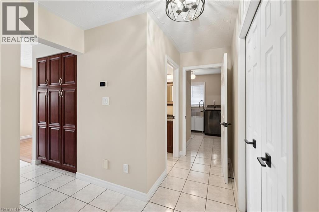 44 Tami Court, Kitchener, Ontario  N2B 3V2 - Photo 9 - 40860166