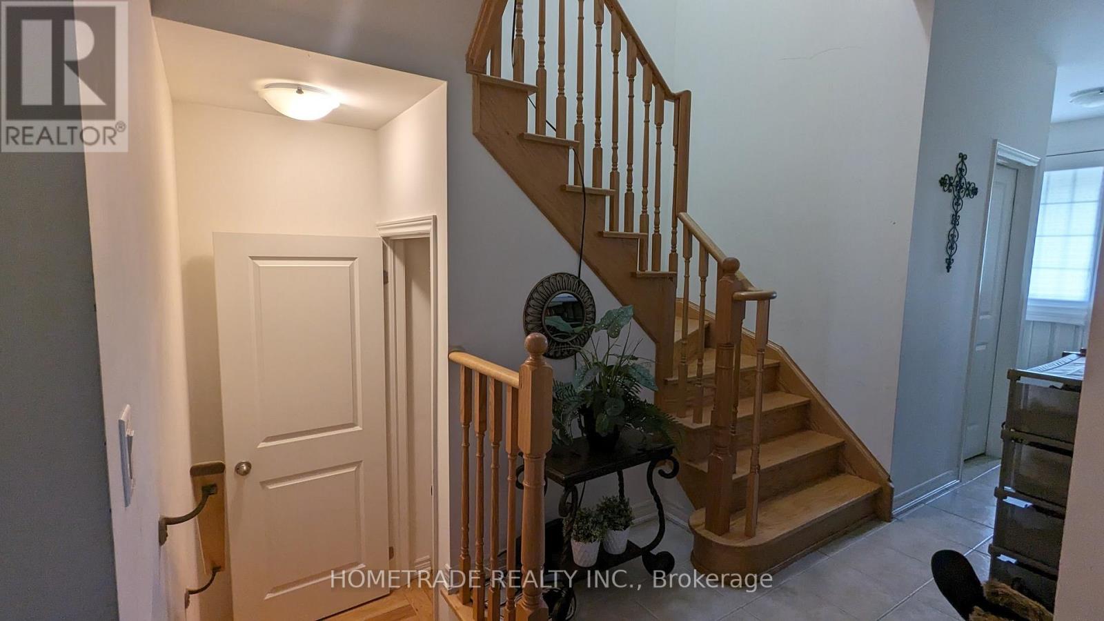55 Ivor Crescent, Brampton, Ontario  L7A 4L7 - Photo 4 - W13753016