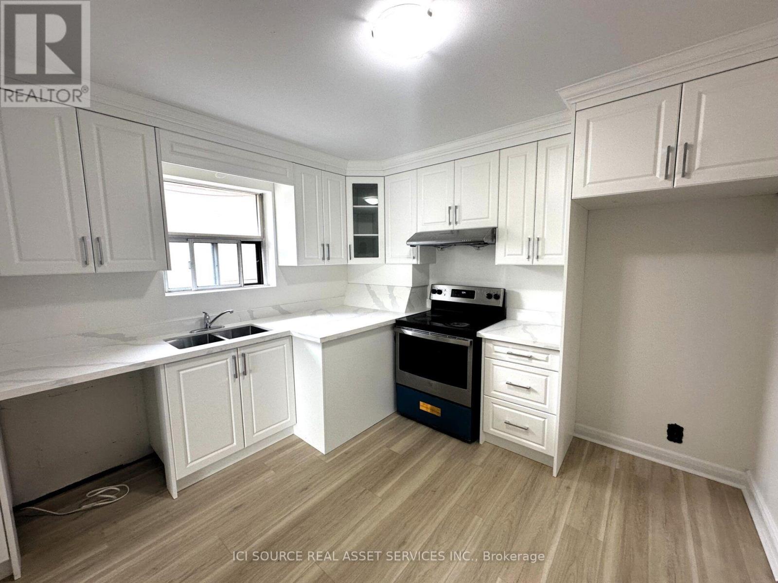 Main Fl - 36 Hinton Road, Toronto, Ontario  M9W 2V5 - Photo 7 - W13753024