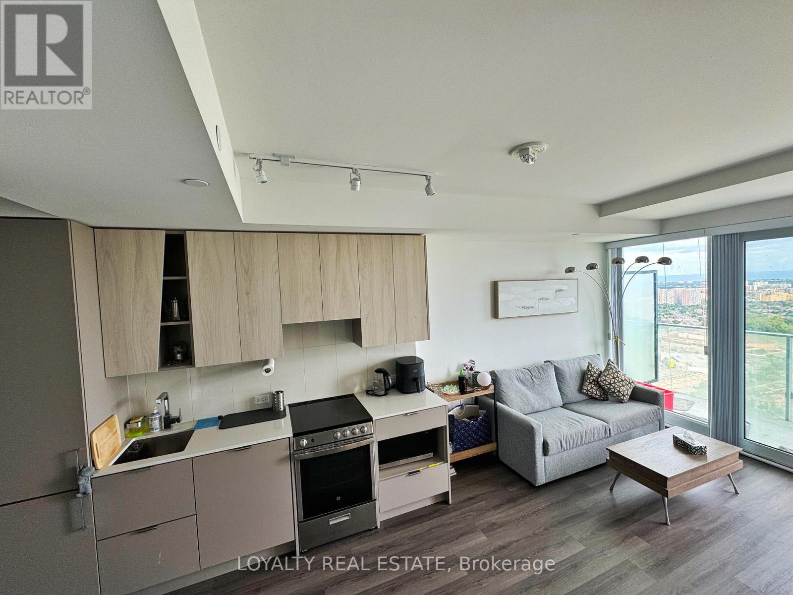 3208 - 3883 Quartz Road, Mississauga, Ontario  L5B 0M4 - Photo 2 - W13753042