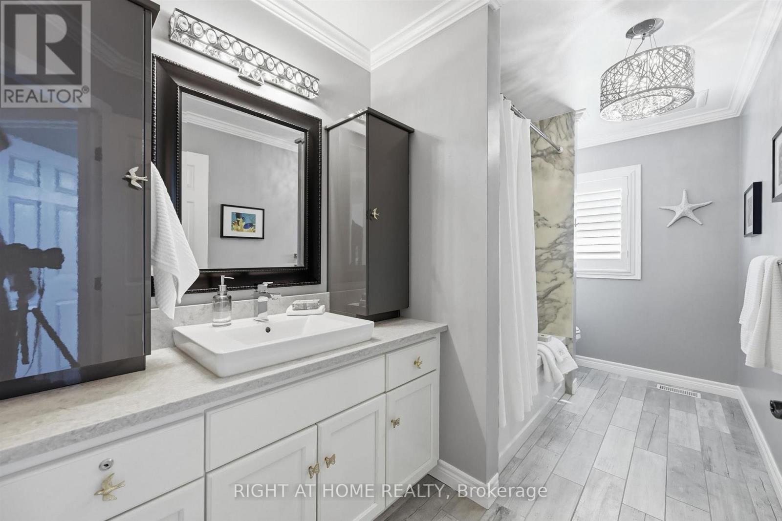 509 Larkspur Lane, Burlington, Ontario  L7T 4L8 - Photo 37 - W13753076