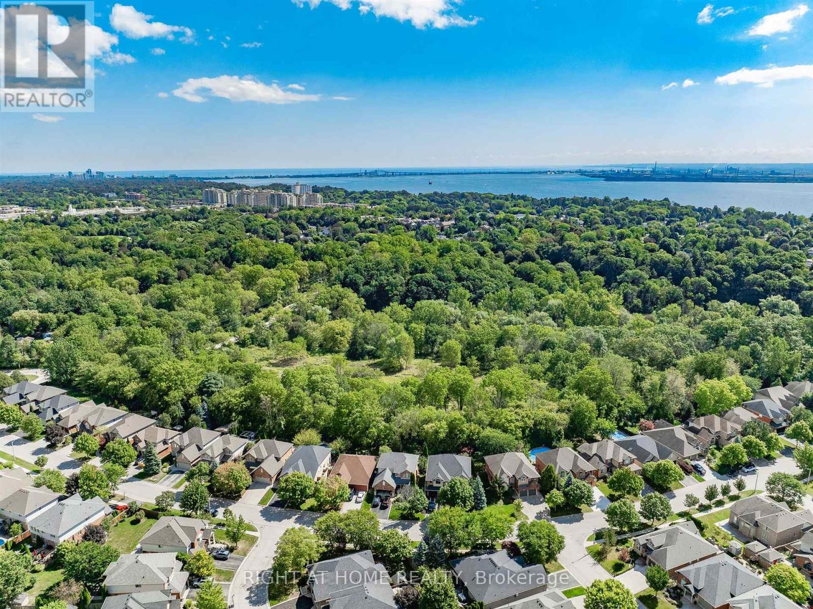 509 Larkspur Lane, Burlington, Ontario  L7T 4L8 - Photo 49 - W13753076