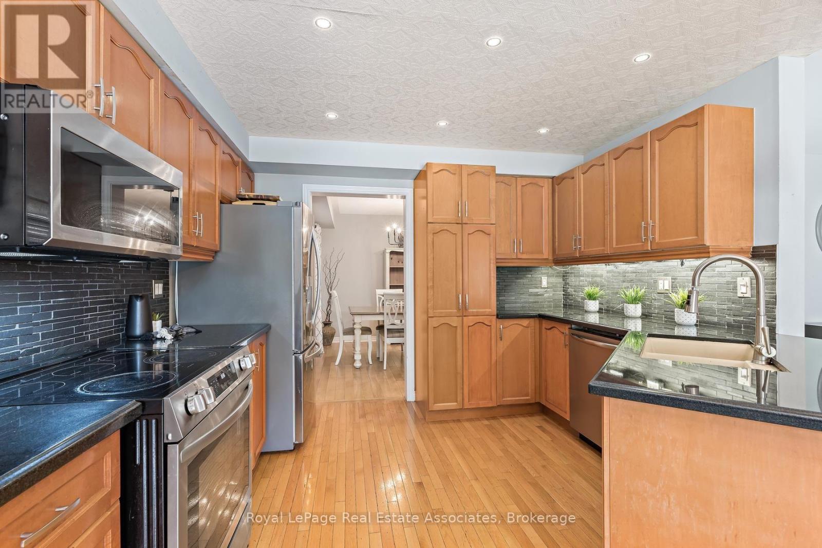 1069 Knotty Pine Grove, Mississauga, Ontario  L5W 1J6 - Photo 12 - W13753126
