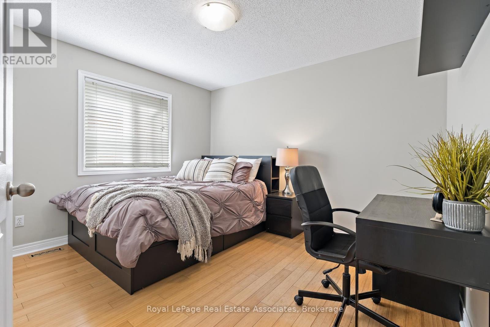 1069 Knotty Pine Grove, Mississauga, Ontario  L5W 1J6 - Photo 23 - W13753126
