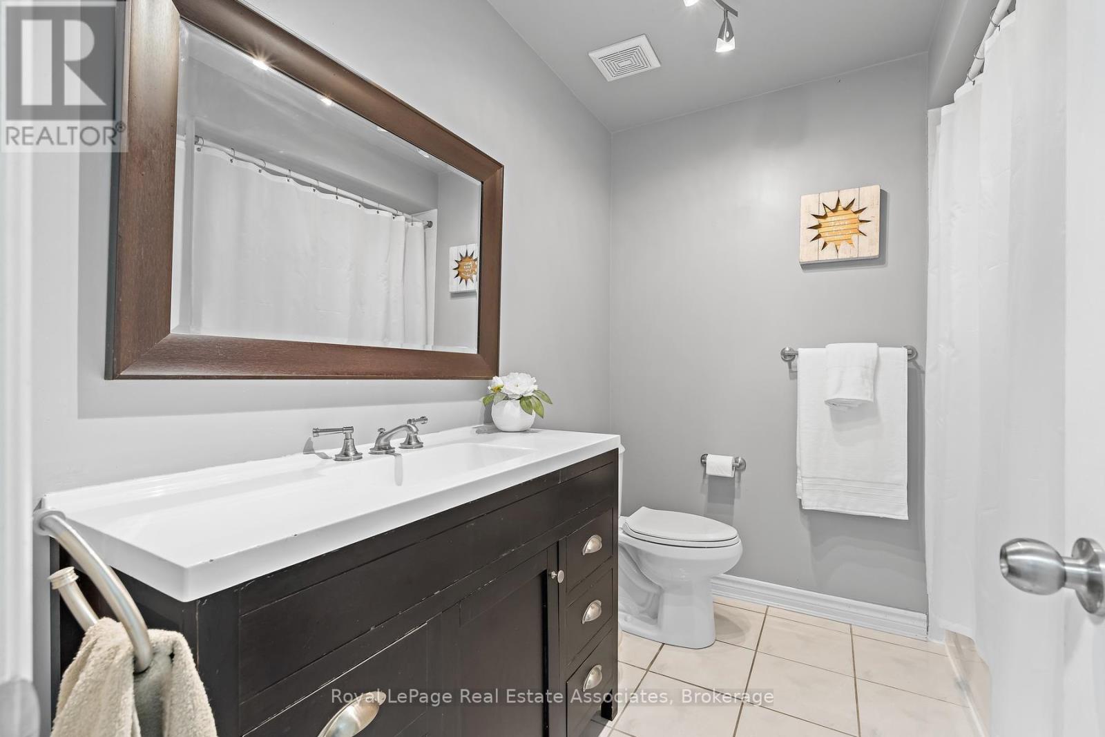 1069 Knotty Pine Grove, Mississauga, Ontario  L5W 1J6 - Photo 25 - W13753126
