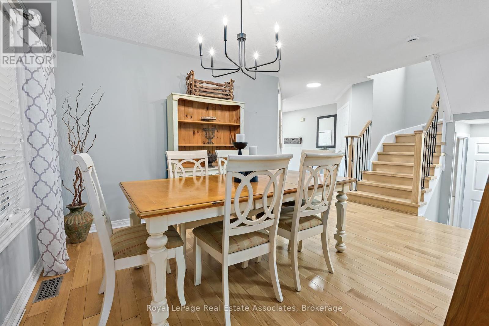1069 Knotty Pine Grove, Mississauga, Ontario  L5W 1J6 - Photo 6 - W13753126