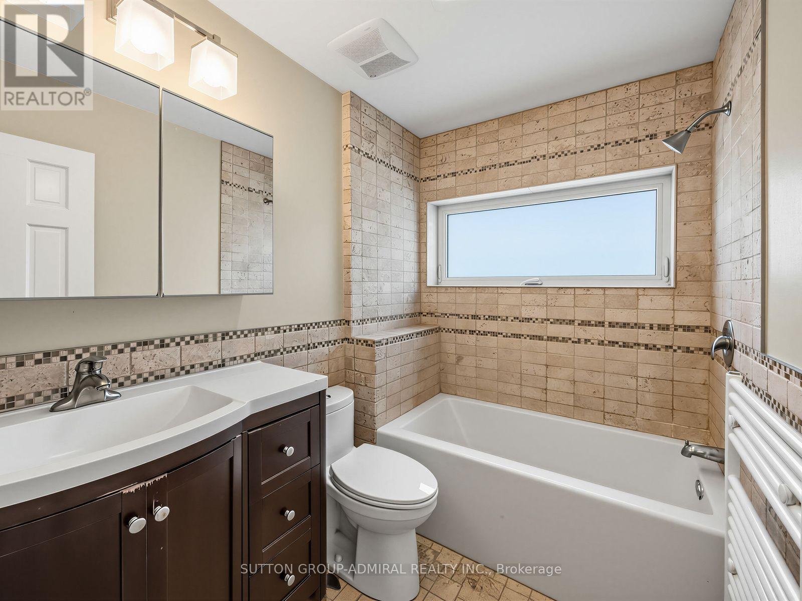246 Ellis Avenue, Toronto, Ontario  M6S 2X2 - Photo 19 - W13753140