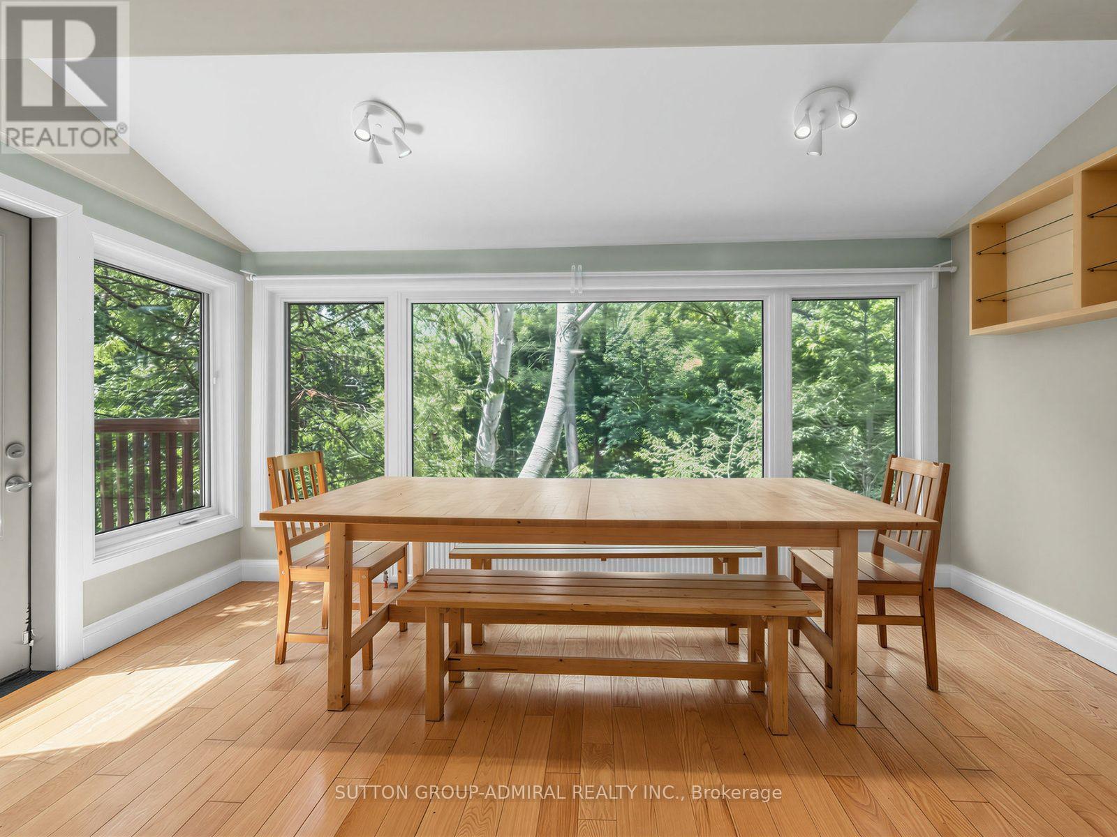 246 Ellis Avenue, Toronto, Ontario  M6S 2X2 - Photo 4 - W13753140