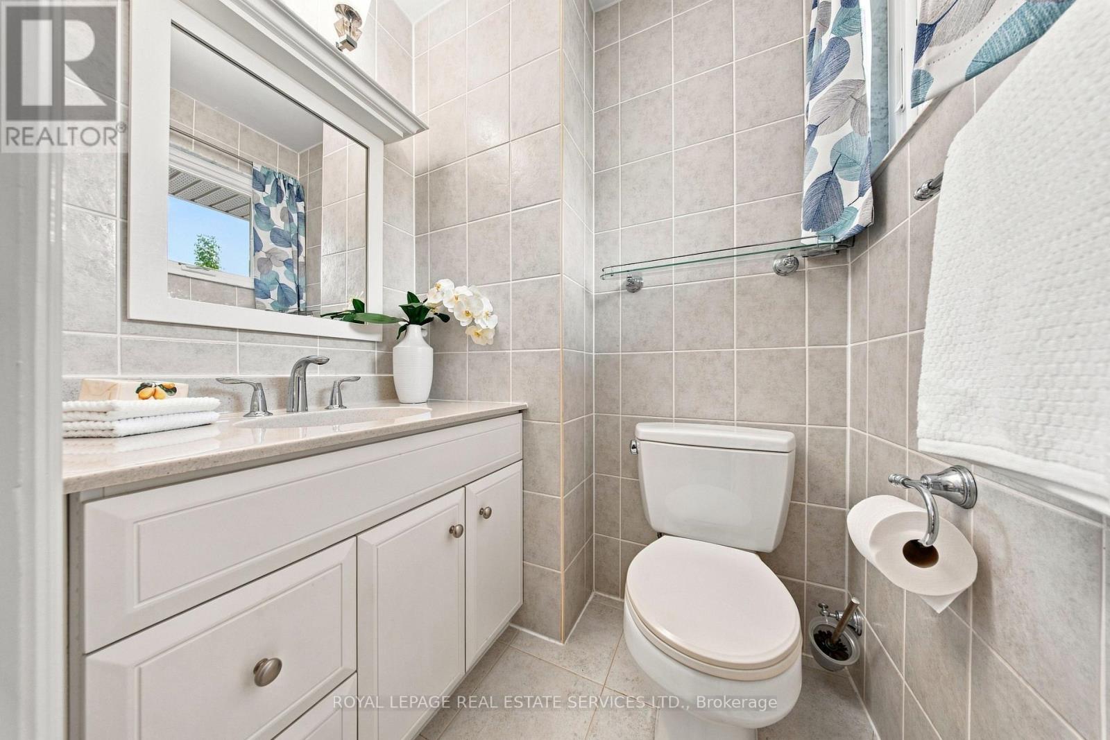 16 Oldham Road, Toronto, Ontario  M9A 2B7 - Photo 12 - W13753208