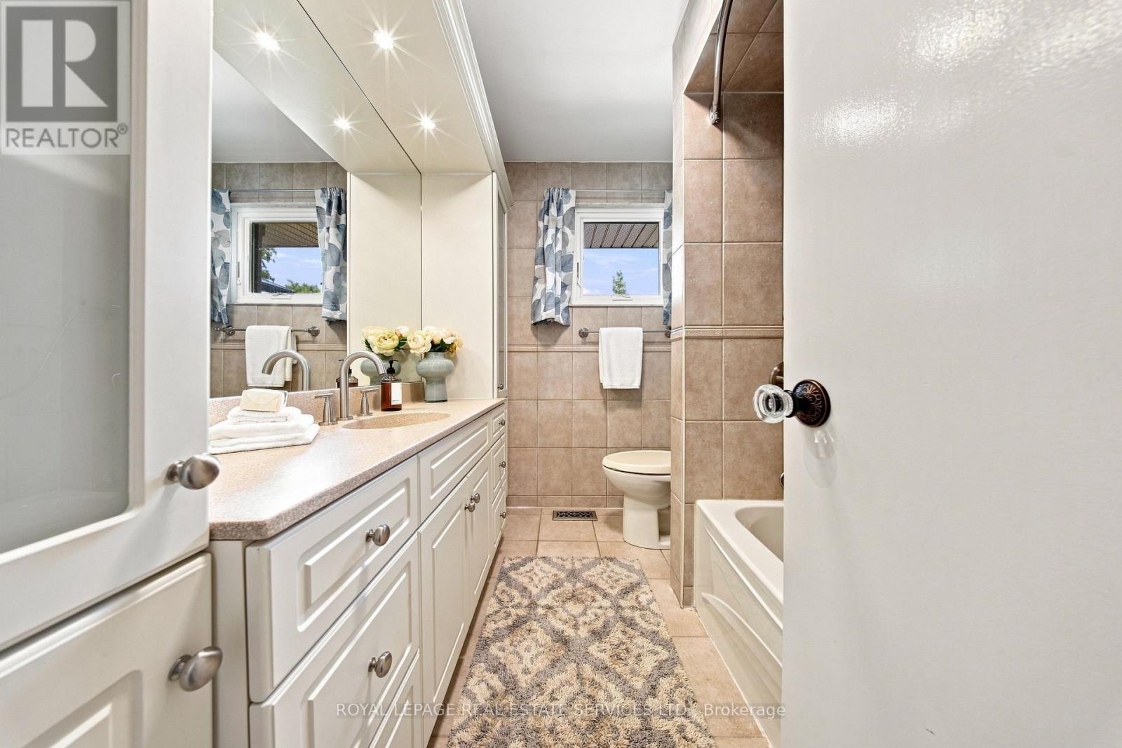 16 Oldham Road, Toronto, Ontario  M9A 2B7 - Photo 17 - W13753208