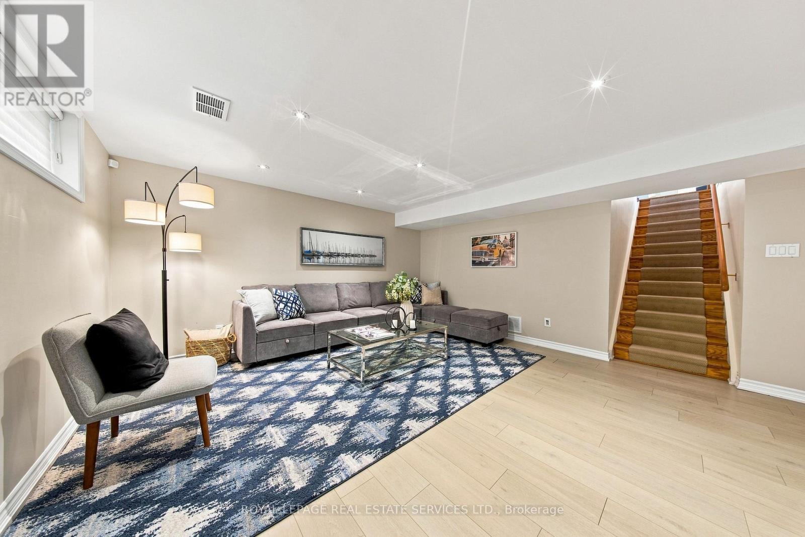 16 Oldham Road, Toronto, Ontario  M9A 2B7 - Photo 21 - W13753208