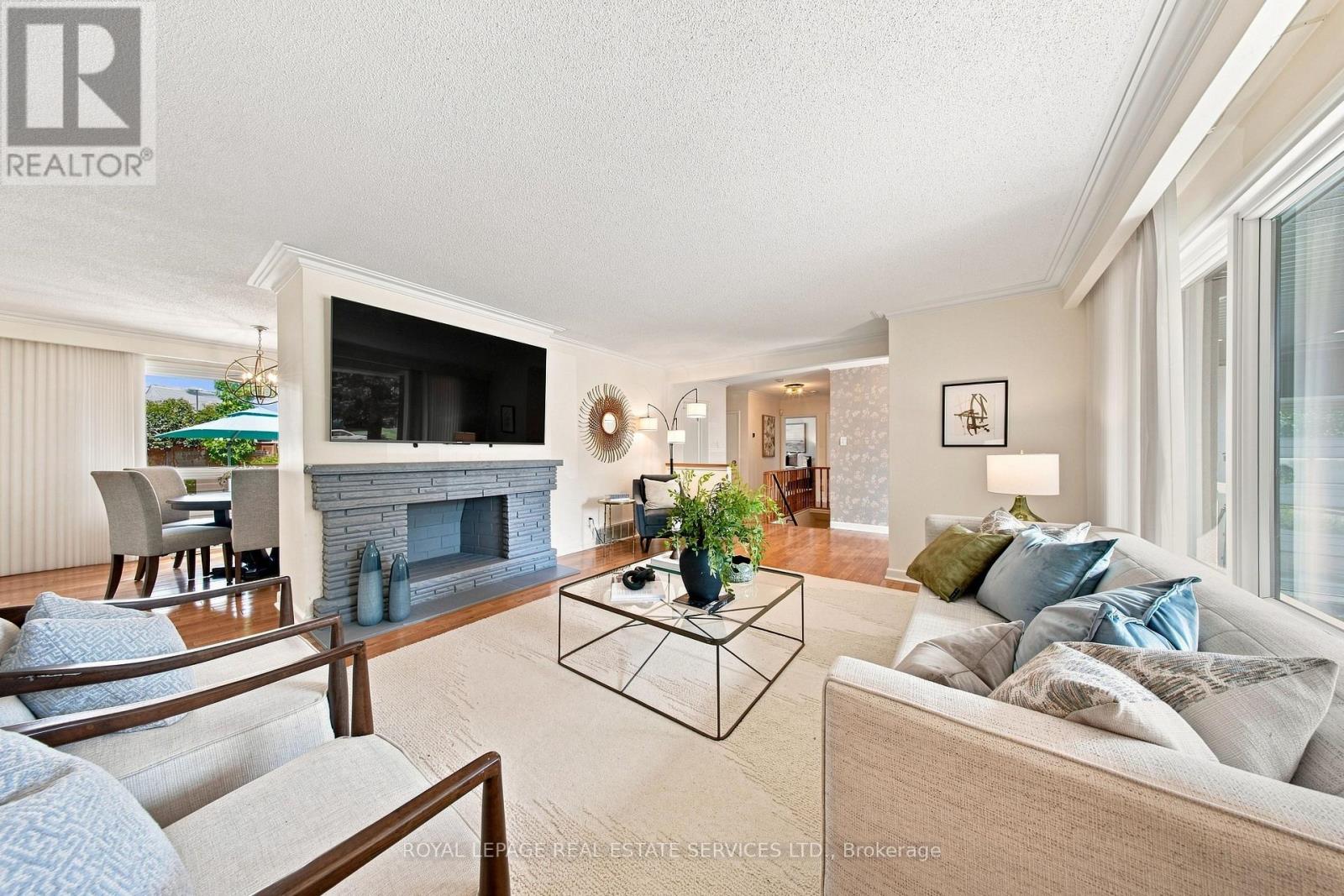 16 Oldham Road, Toronto, Ontario  M9A 2B7 - Photo 5 - W13753208