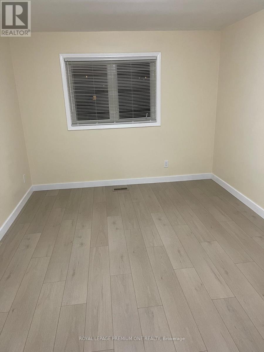 Main - 106 Trowell Avenue, Toronto, Ontario  M6M 1L7 - Photo 6 - W13753252