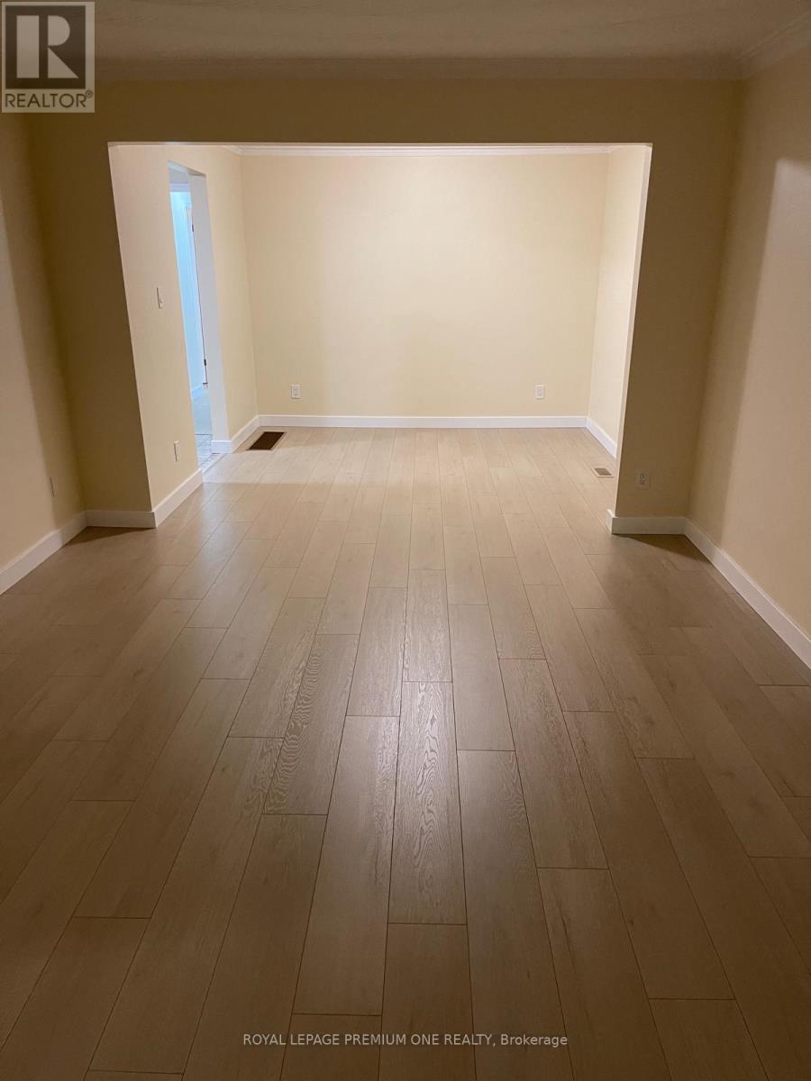 Main - 106 Trowell Avenue, Toronto, Ontario  M6M 1L7 - Photo 7 - W13753252