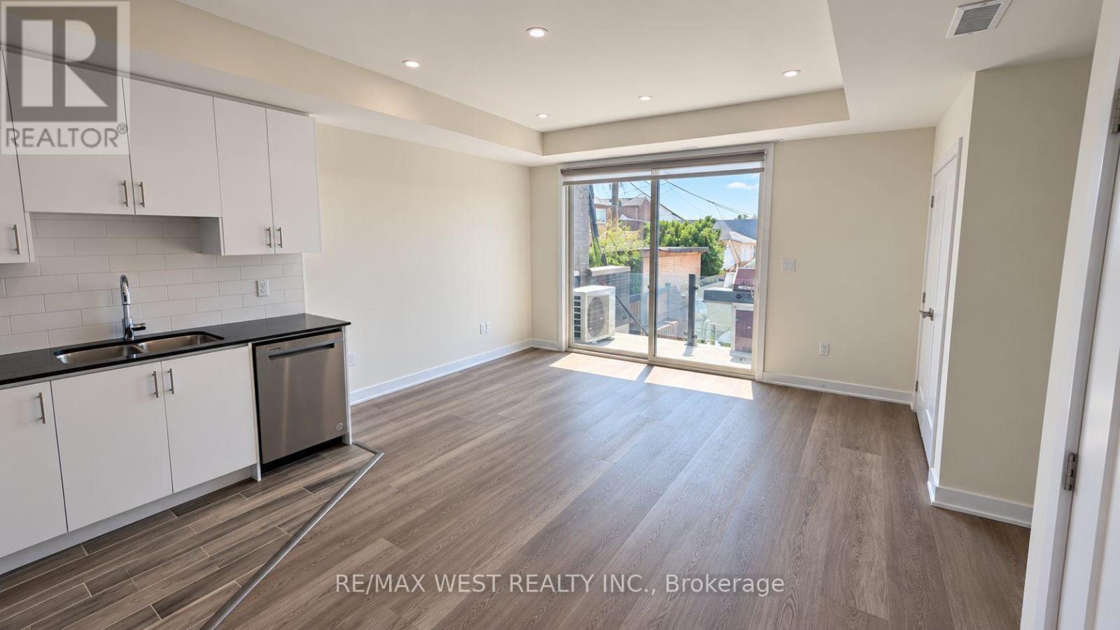 Main Floor - 93 Hatherley Road, Toronto, Ontario  M6E 1W3 - Photo 10 - W13753296