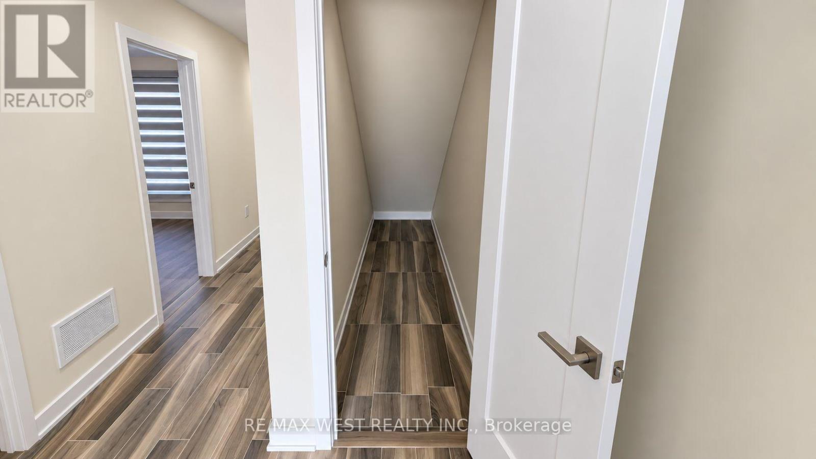Main Floor - 93 Hatherley Road, Toronto, Ontario  M6E 1W3 - Photo 27 - W13753296