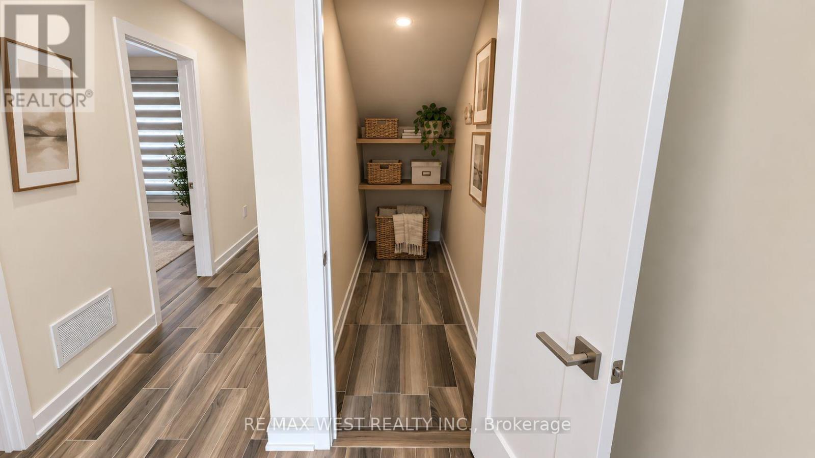 Main Floor - 93 Hatherley Road, Toronto, Ontario  M6E 1W3 - Photo 28 - W13753296