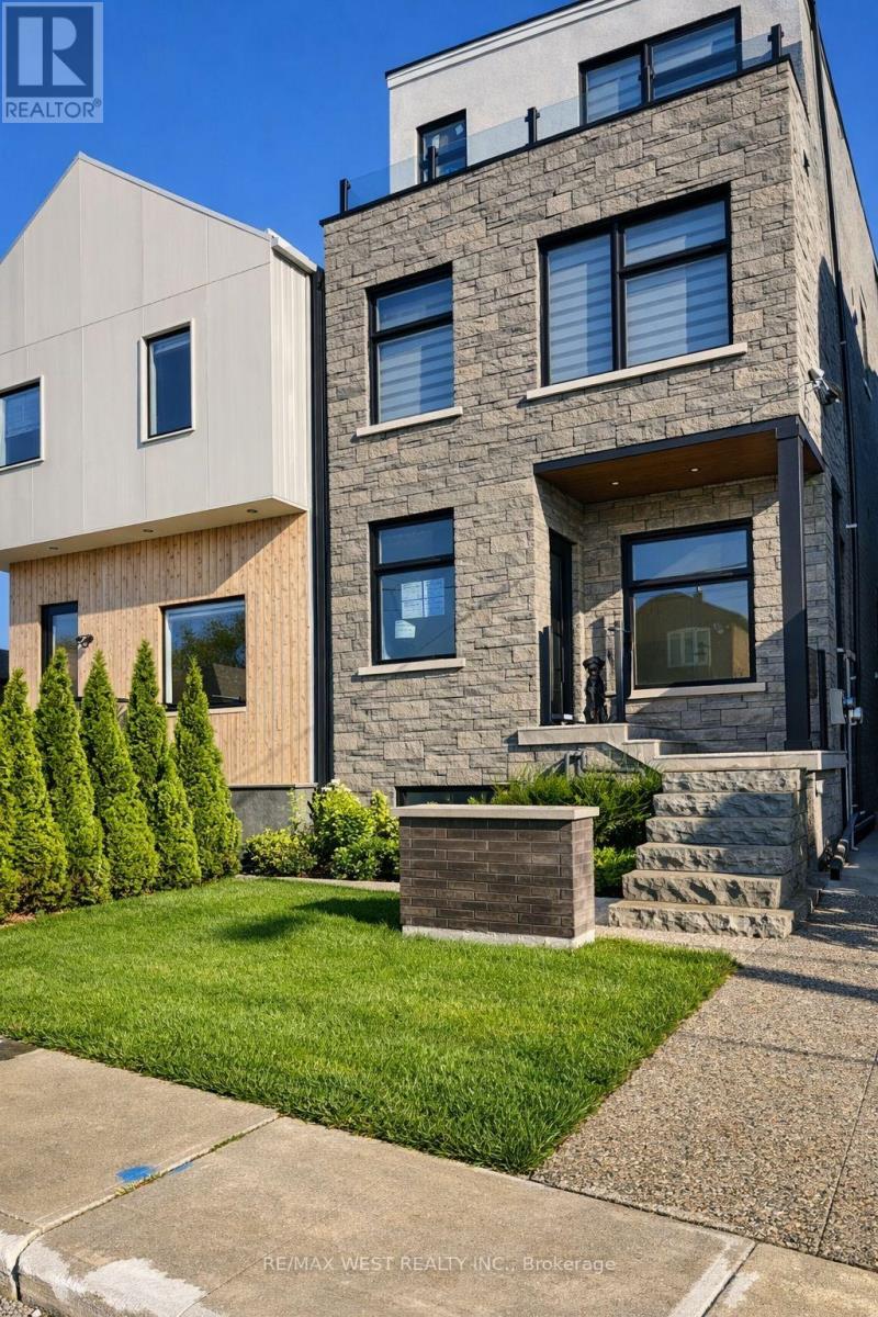 Main Floor - 93 Hatherley Road, Toronto, Ontario  M6E 1W3 - Photo 3 - W13753296