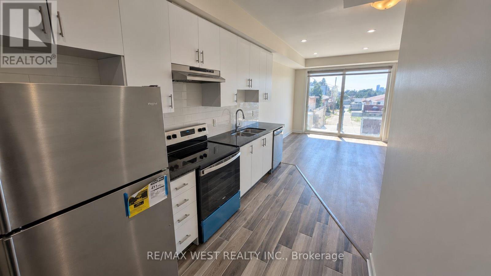 Main Floor - 93 Hatherley Road, Toronto, Ontario  M6E 1W3 - Photo 6 - W13753296