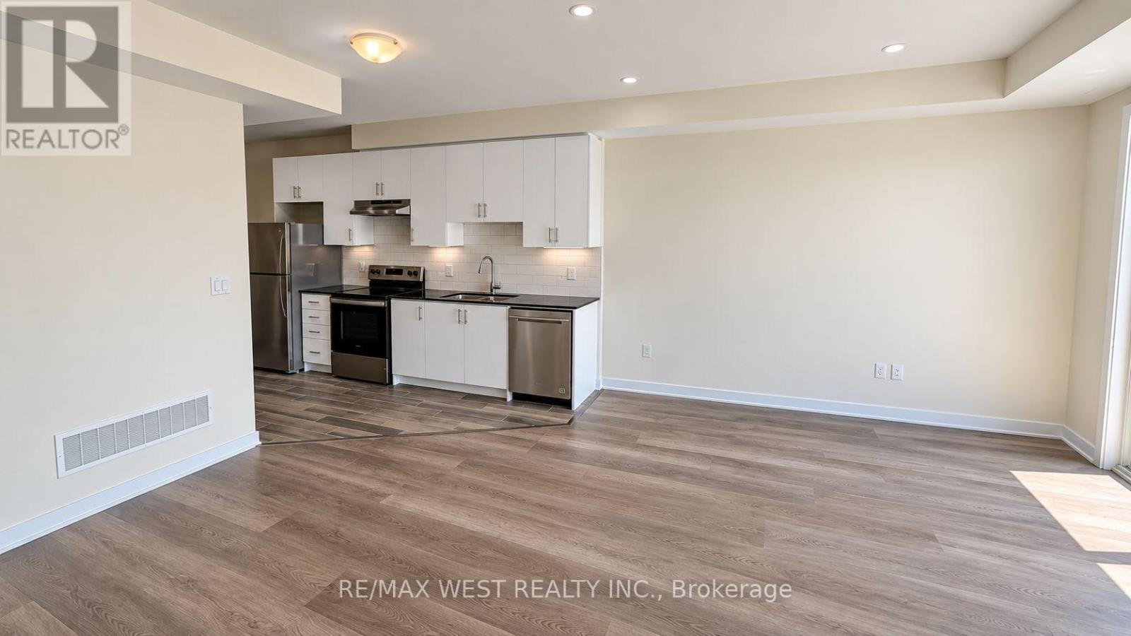 Main Floor - 93 Hatherley Road, Toronto, Ontario  M6E 1W3 - Photo 8 - W13753296
