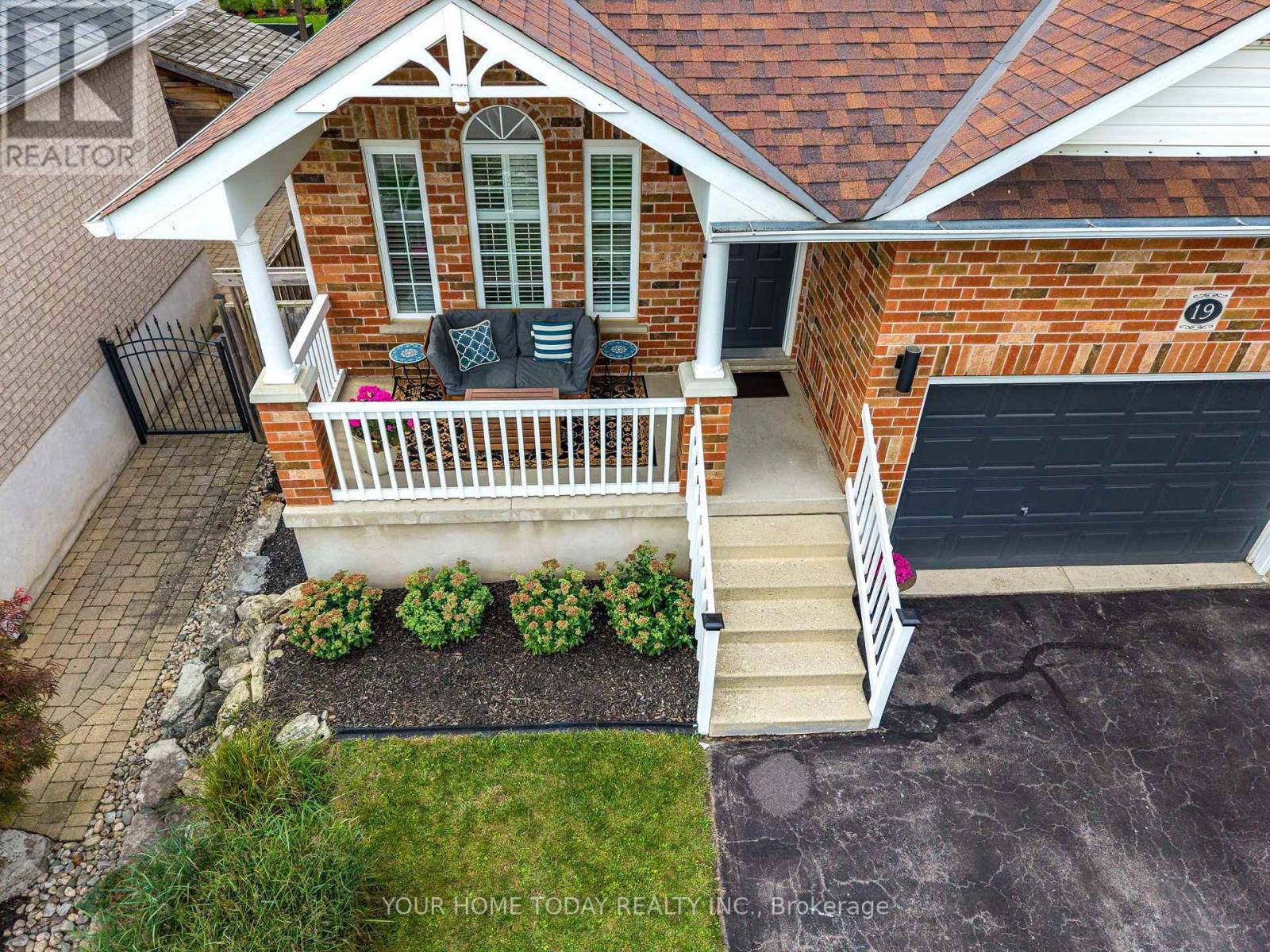 19 Rachlin Drive, Halton Hills, Ontario  L7J 3A9 - Photo 3 - W13753360