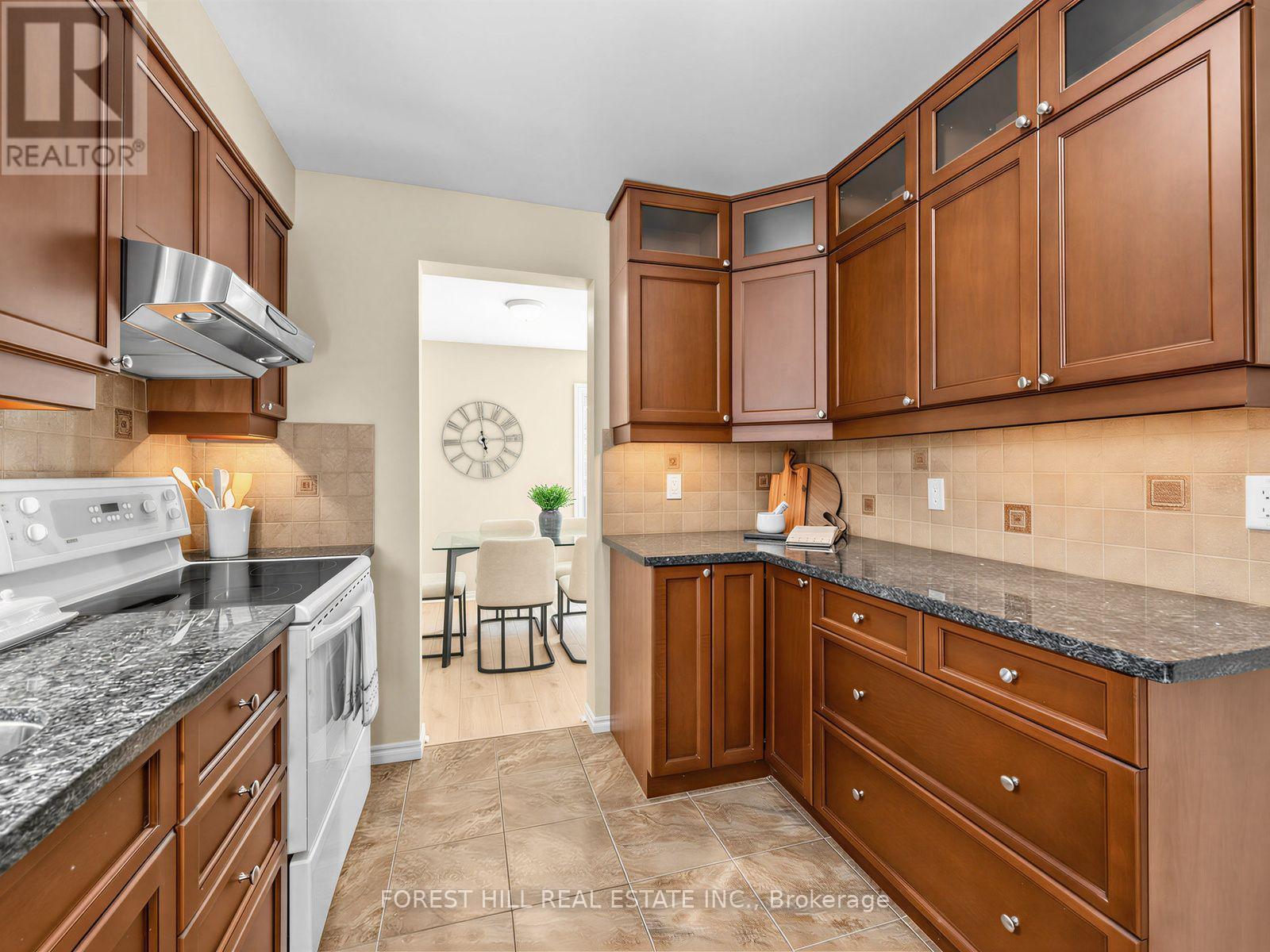 6 Elmvale Avenue, Brampton, Ontario  L6Z 1A5 - Photo 7 - W13753434